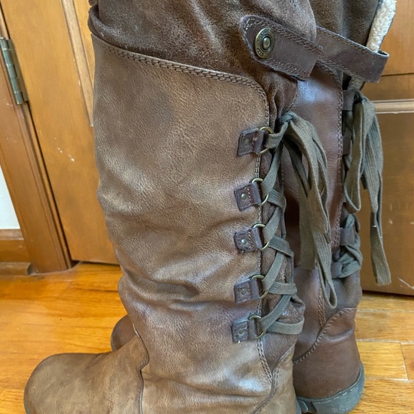 Lace Up vegan leather boots - Picture 3 of 5